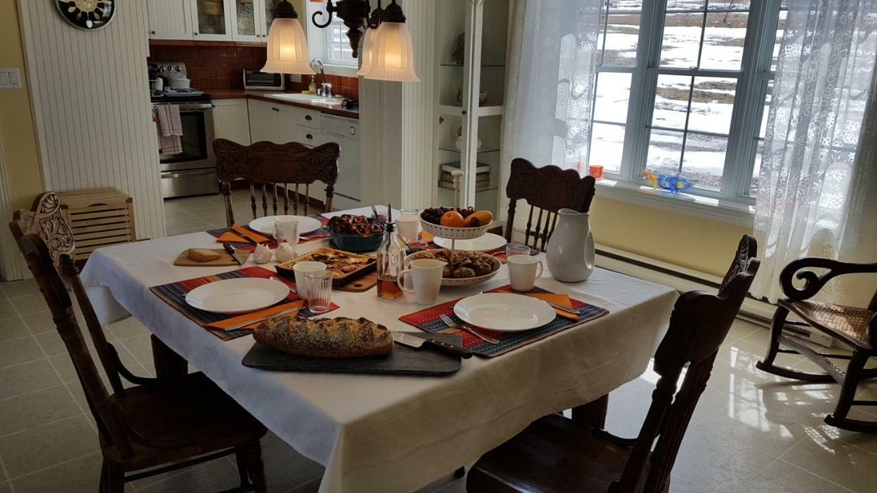 Gite Au Blanc Marronnier Racine Esterno foto